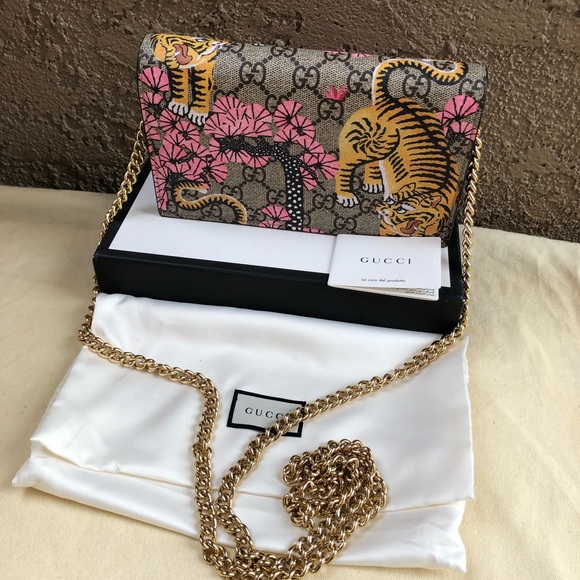 gucci tiger crossbody